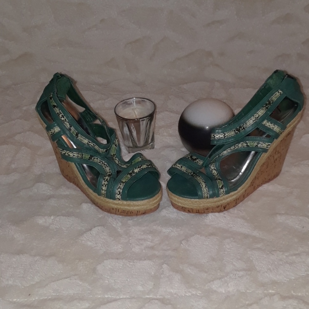 Shoes - Picture 2 of 2